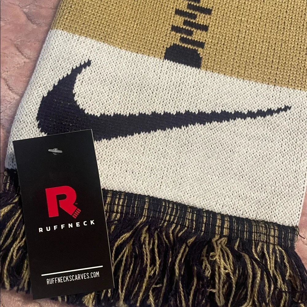 🌸NWT Akron Zips Soccer Scarf - OSFM